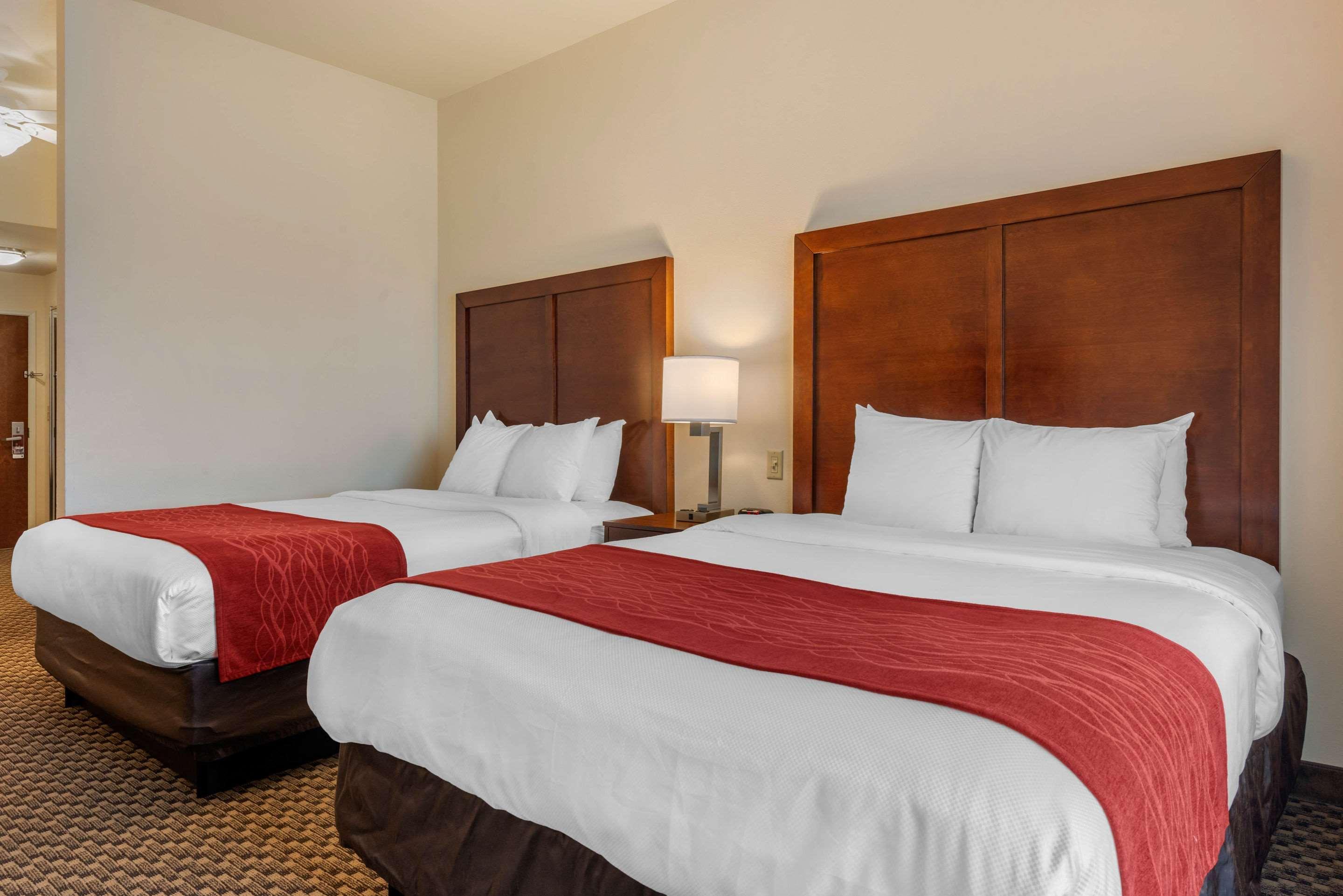 Comfort Inn & Suites Airport Fort Myers Exterior foto