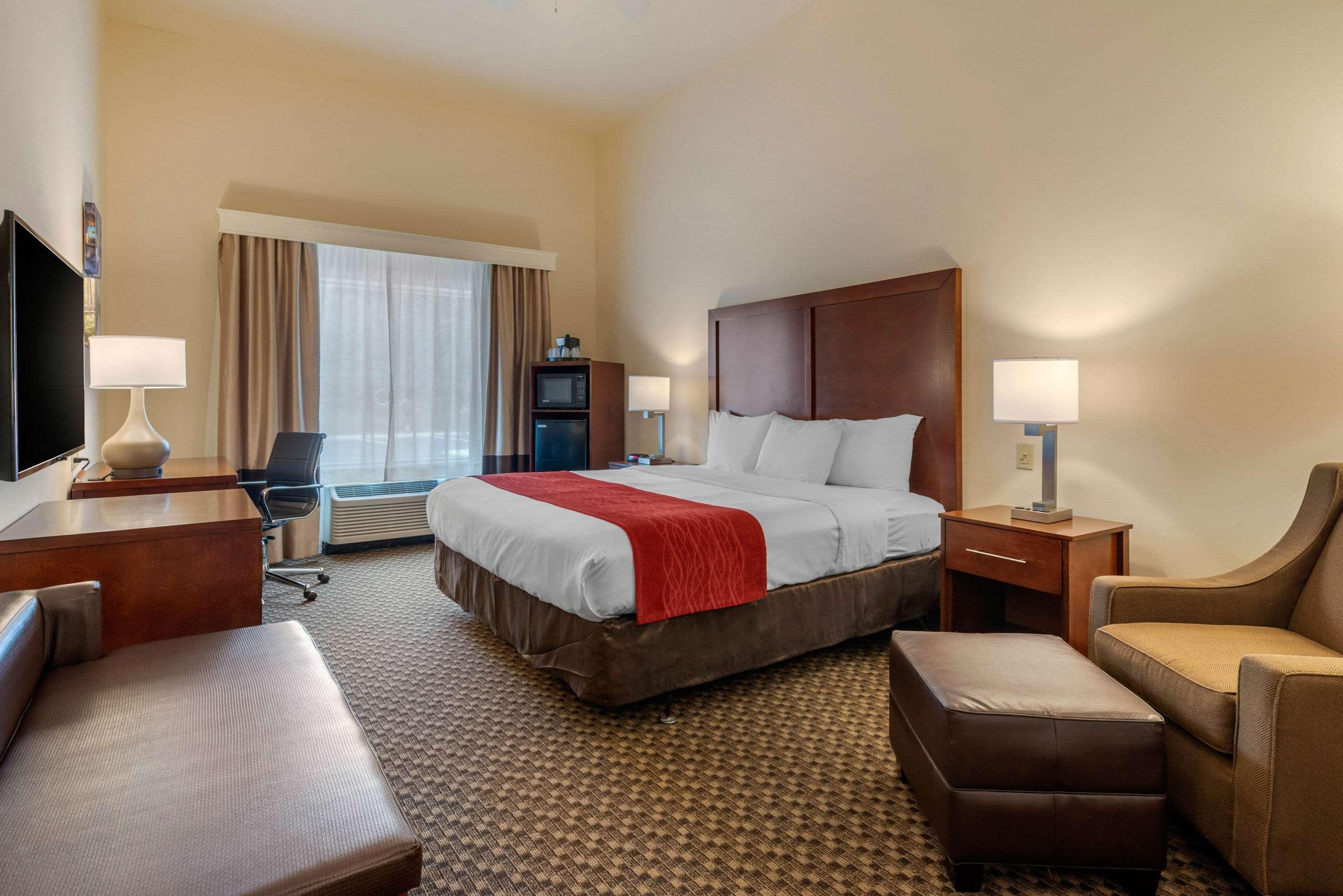 Comfort Inn & Suites Airport Fort Myers Exterior foto