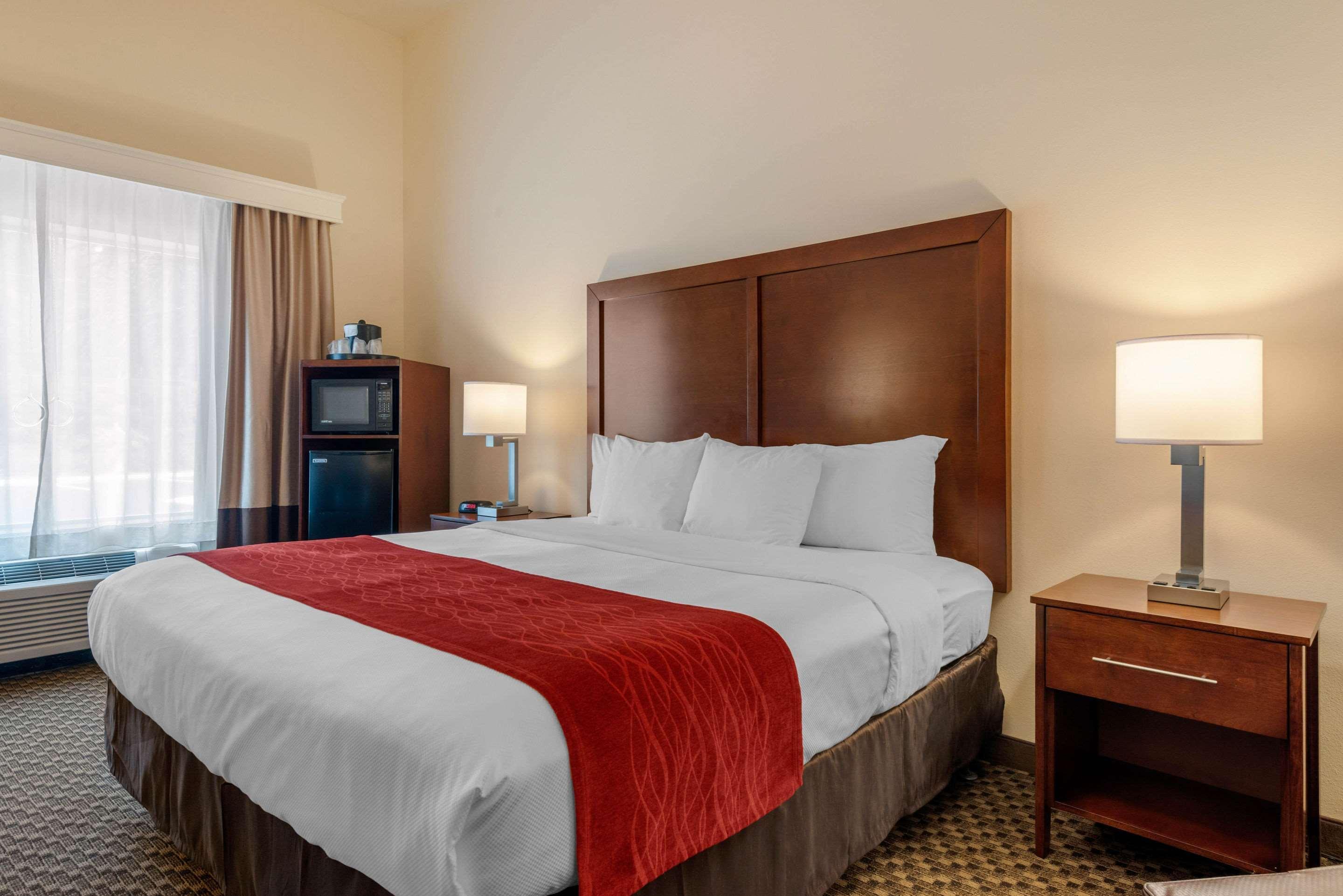 Comfort Inn & Suites Airport Fort Myers Exterior foto