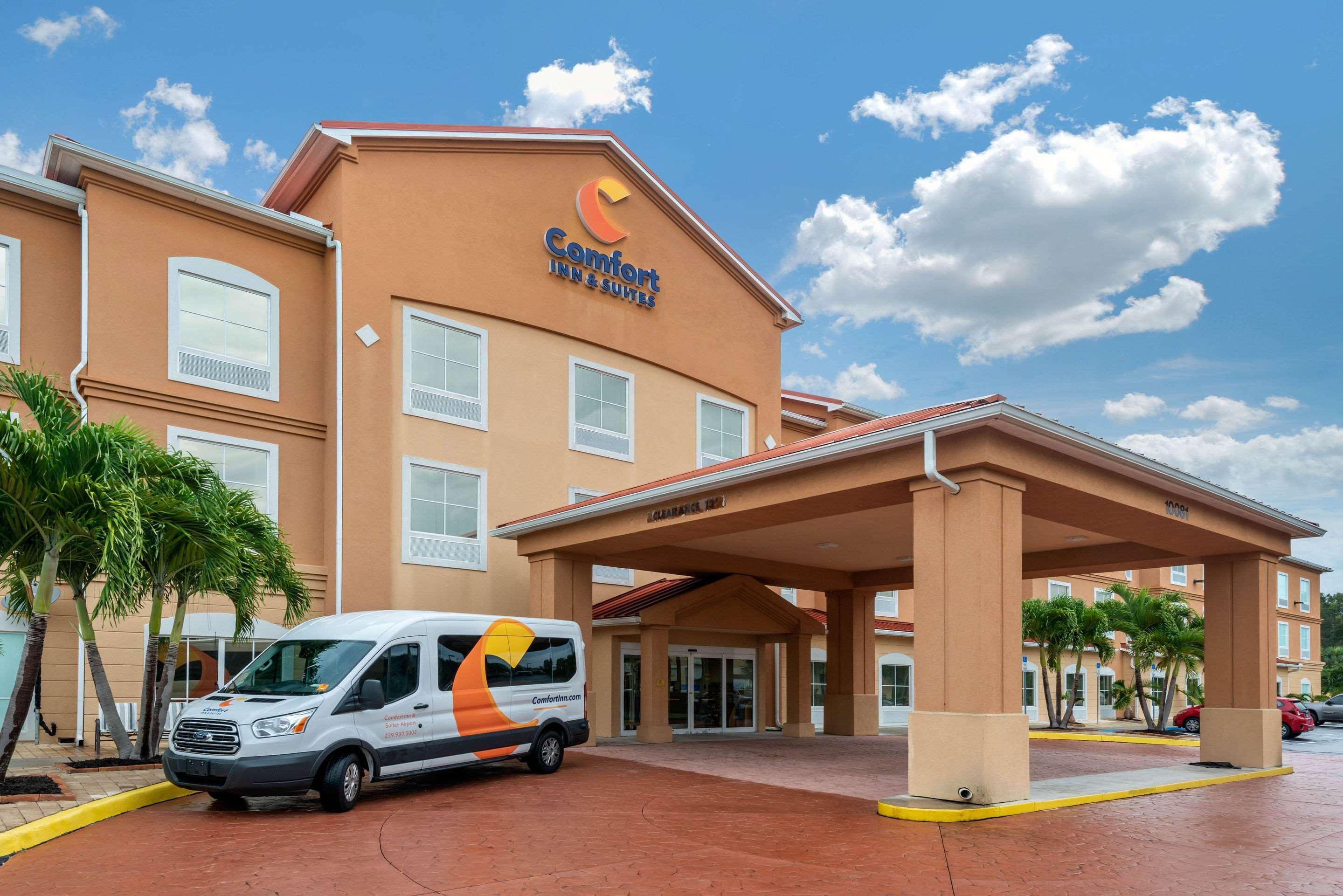 Comfort Inn & Suites Airport Fort Myers Exterior foto