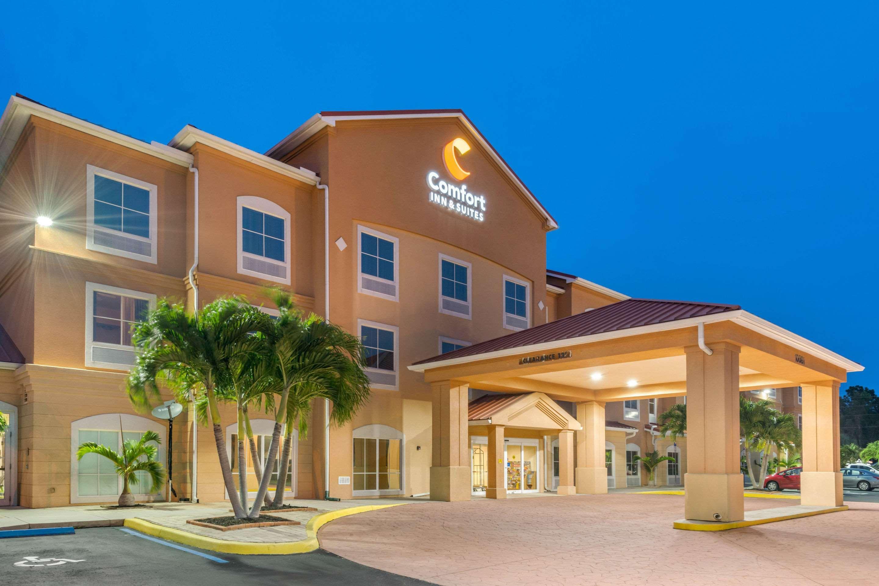 Comfort Inn & Suites Airport Fort Myers Exterior foto