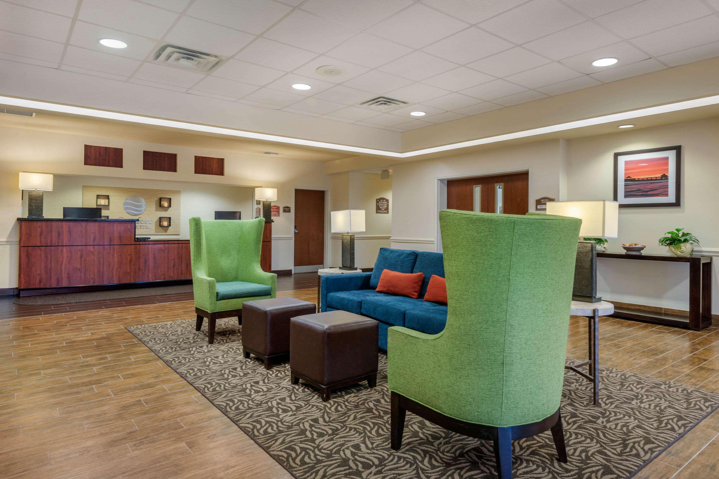 Comfort Inn & Suites Airport Fort Myers Exterior foto