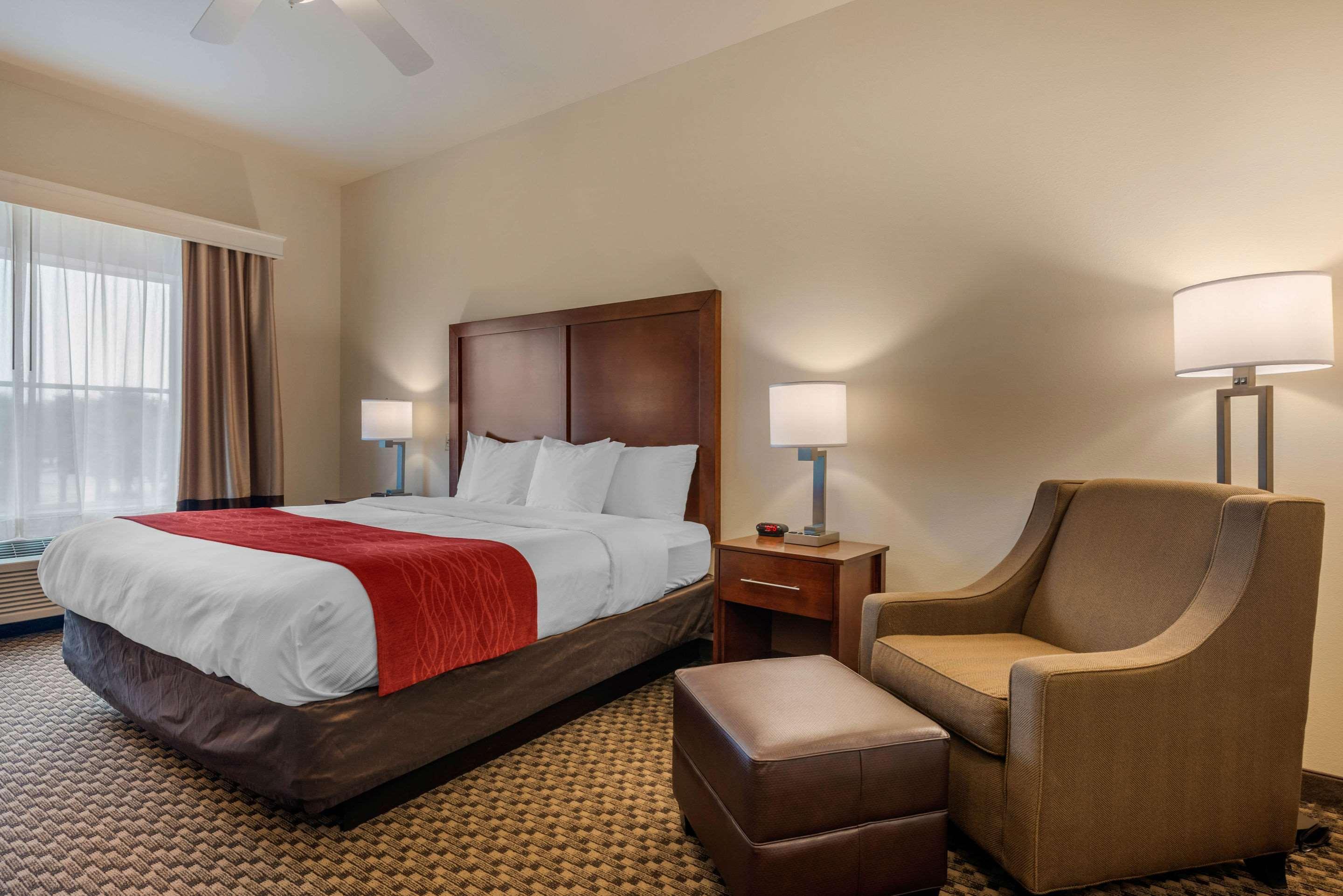 Comfort Inn & Suites Airport Fort Myers Exterior foto