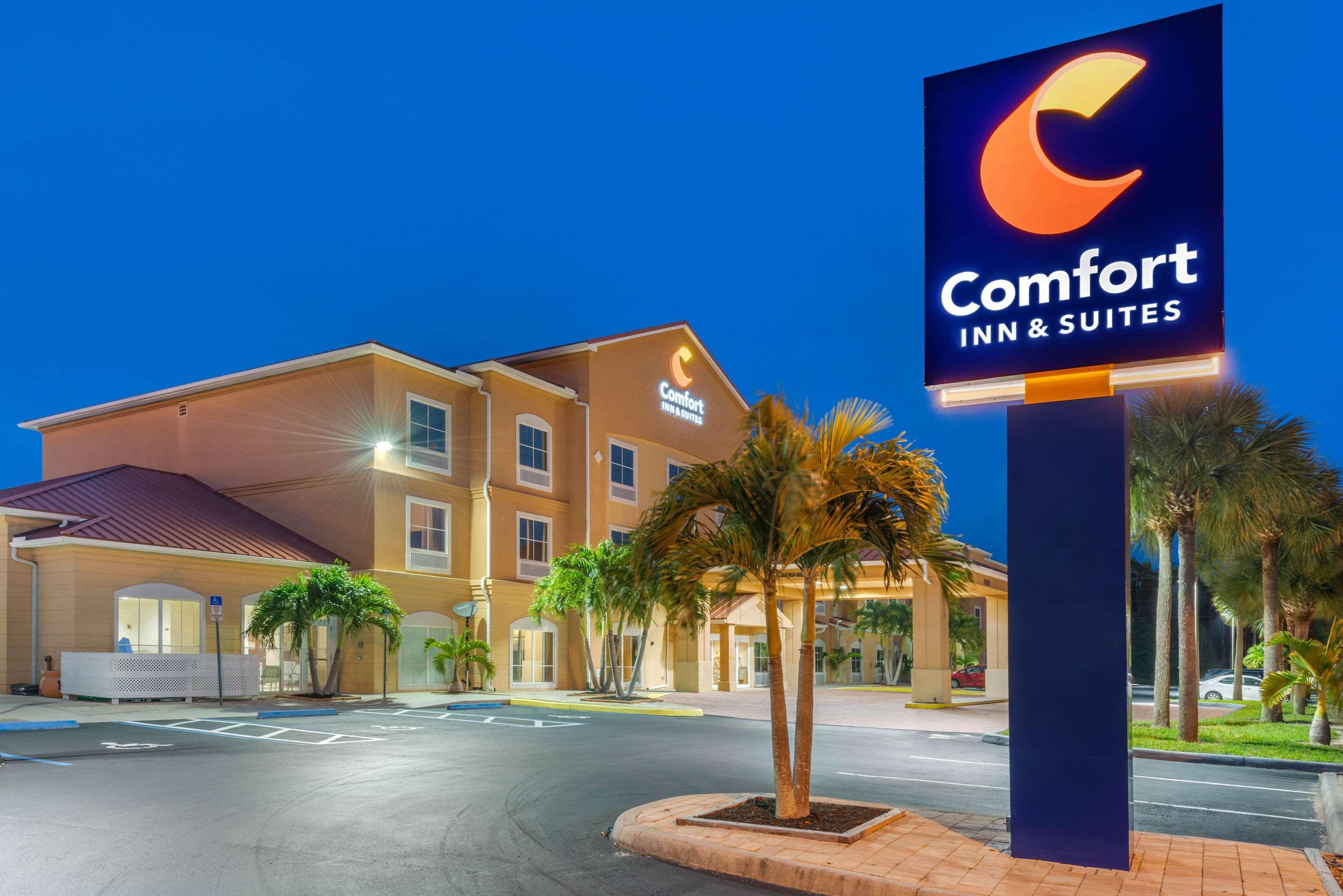 Comfort Inn & Suites Airport Fort Myers Exterior foto