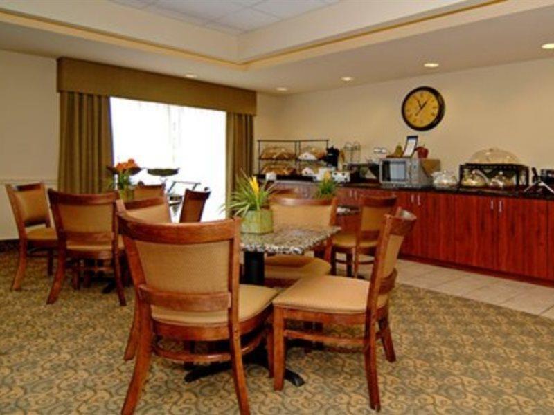 Comfort Inn & Suites Airport Fort Myers Restaurant foto