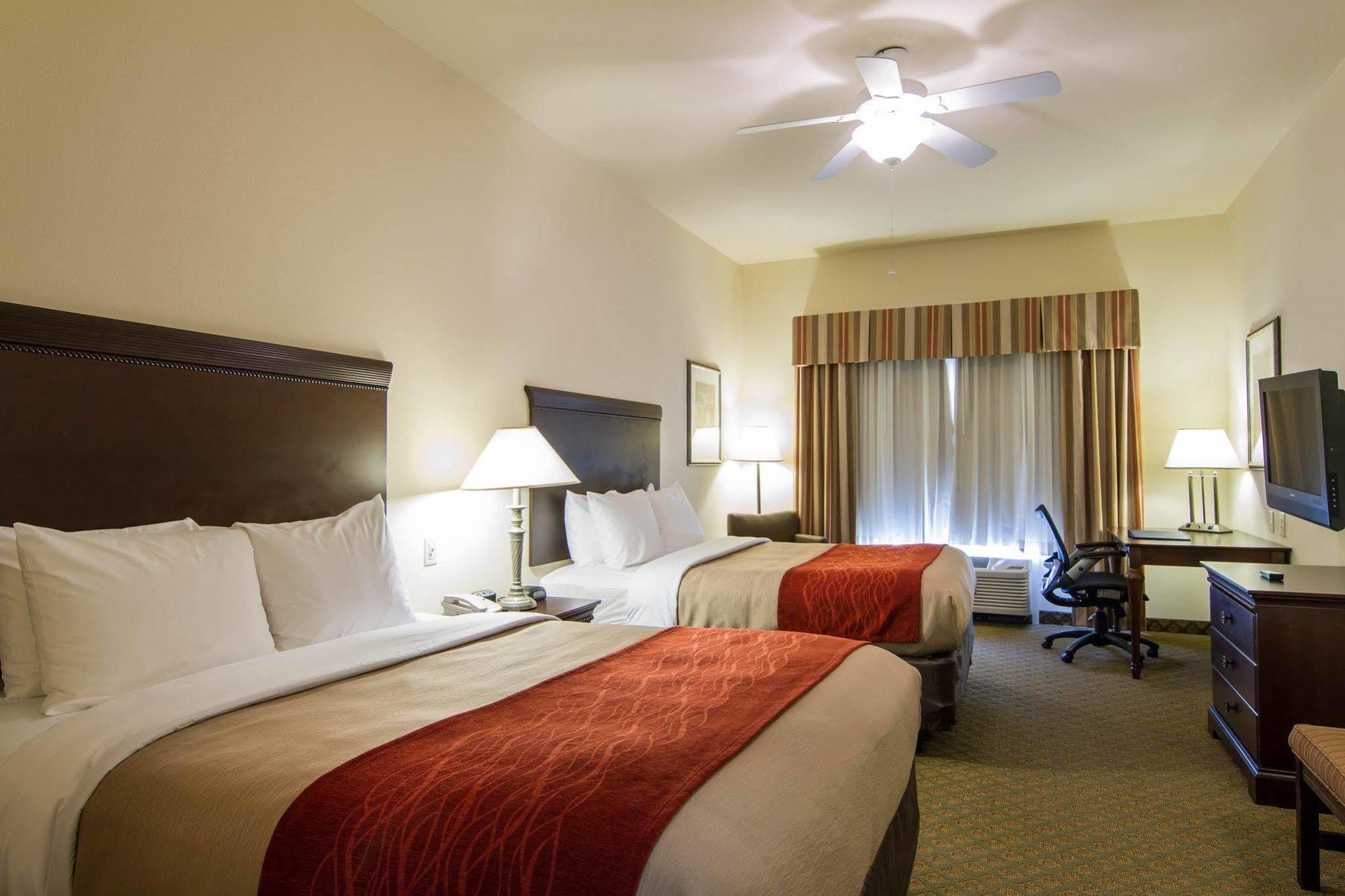 Comfort Inn & Suites Airport Fort Myers Exterior foto